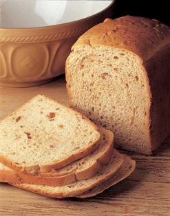 Hazelnut and fig bread