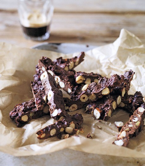 Hazelnut and ginger chocolate fudge bark