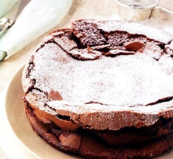 Hazelnut and raspberry torte