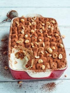 Hazelnut and salted caramel tiramisù (Tiramisù alle nocciole e caramello salato)