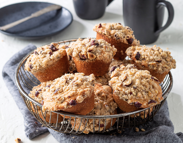 Hazelnut-banana sour cream muffins [hazelnut streusel]