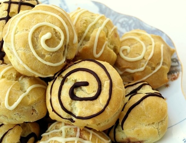 Hazelnut chocolate profiteroles