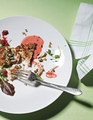 Hazelnut-crusted chicken with raspberry sauce