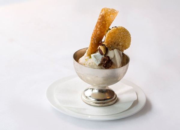 Hazelnut ice cream sundae