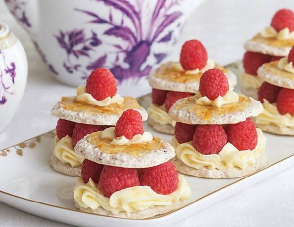 Hazelnut-lavender Dacquoises with raspberries [Orange buttercream]