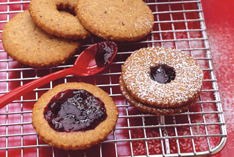 Hazelnut Linzer cookies with blackberry jam