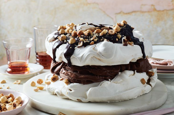 Hazelnut meringata with chocolate gelato