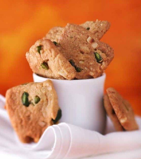 Hazelnut-pistachio slices