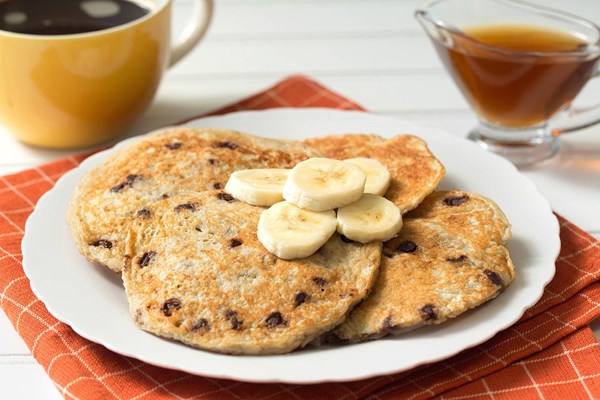 Healthy 5-ingredient flourless banana chocolate chip pancakes