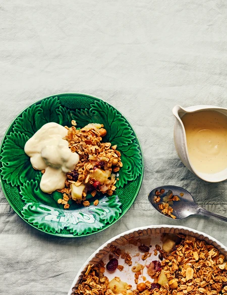 Healthy apple crumble