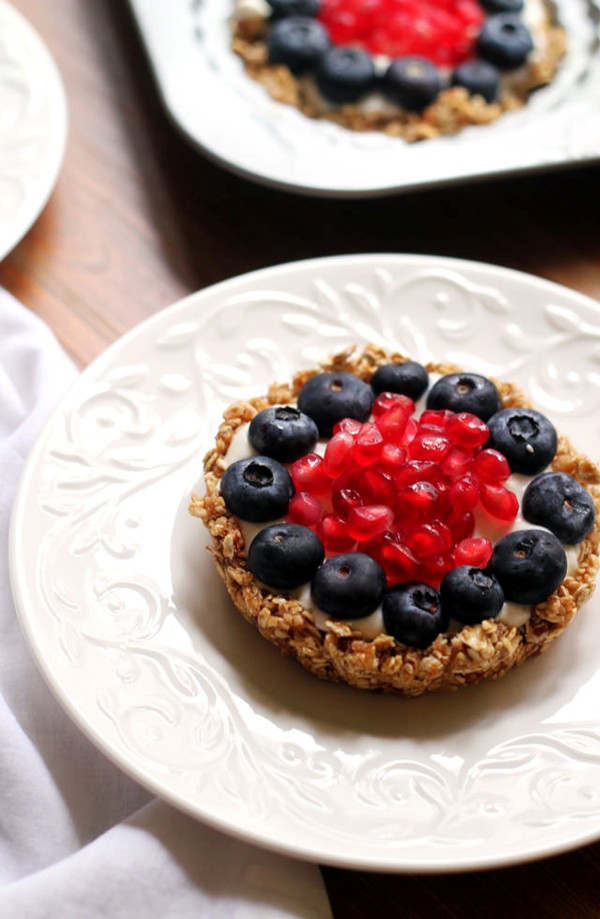 Healthy breakfast fruit and granola tarts