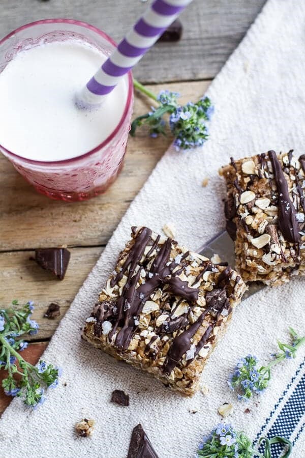 Healthy no-bake salted dark chocolate chunk oatmeal cookie bars