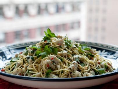 Healthy pasta with spicy crab