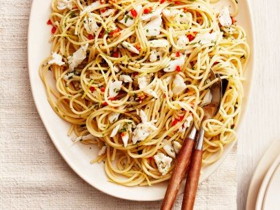 Healthy pasta with spicy crab