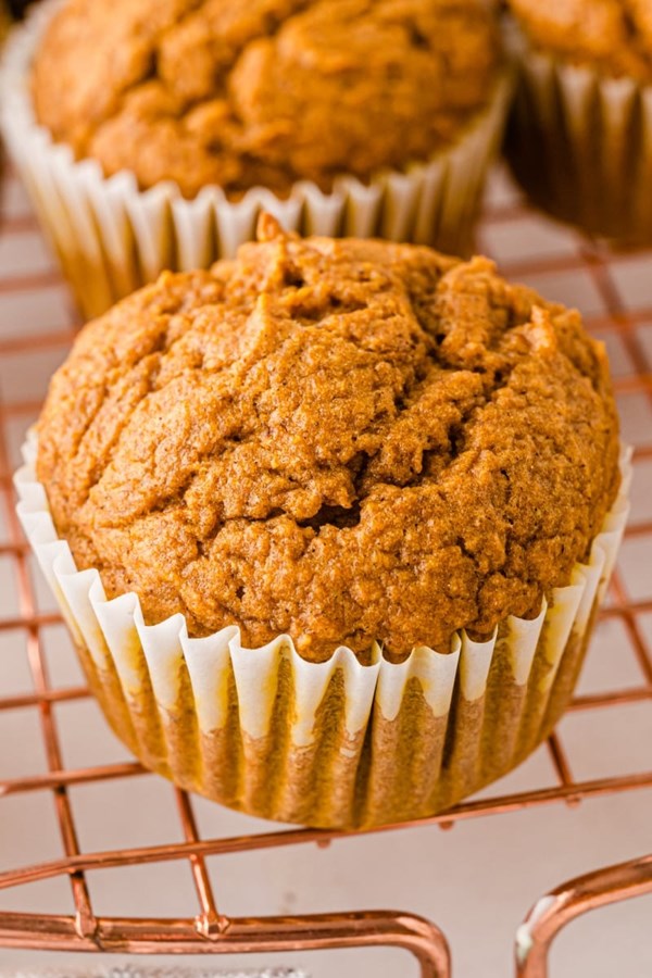 Healthy pumpkin spice muffins