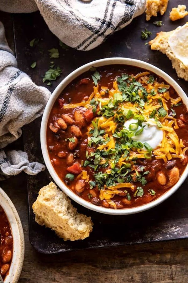 Healthy slow cooker chipotle bean chili