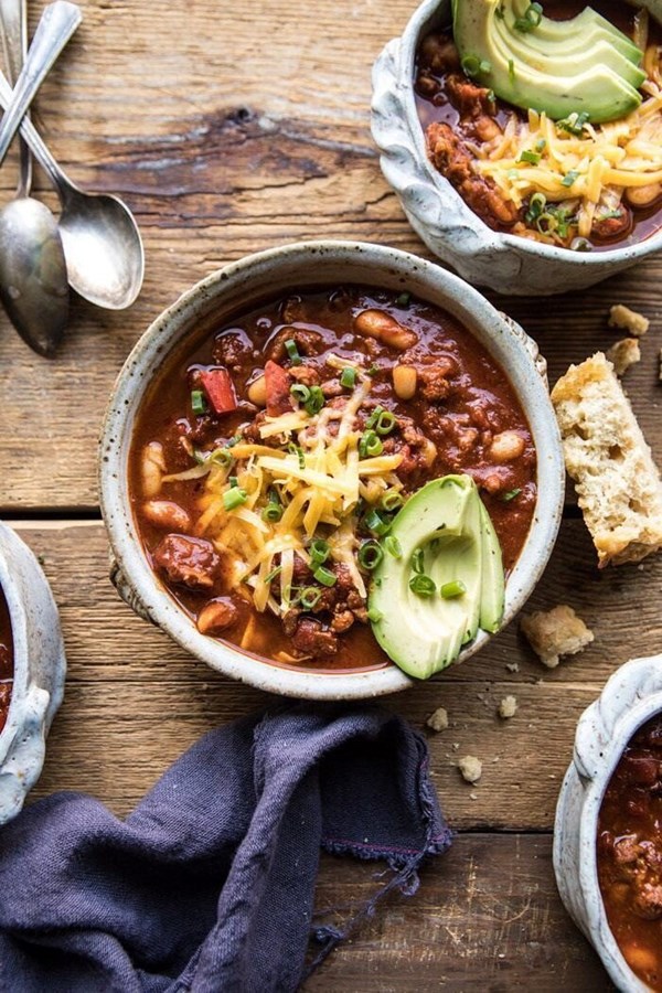 Healthy slow cooker turkey and white bean chili