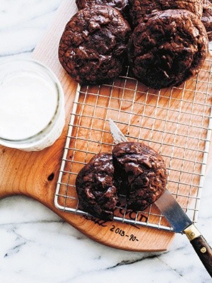 Heartbreak chocolate truffle cookies