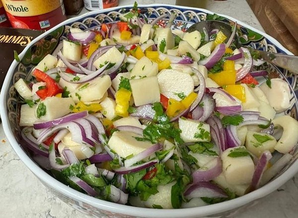 Hearts of palm salad (Ensalada de palmito)