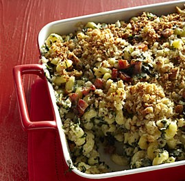 Hearty bacon-kale macaroni and cheese