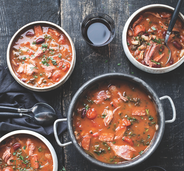 Hearty bean & kale soup