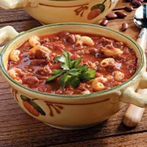 Hearty chili mac