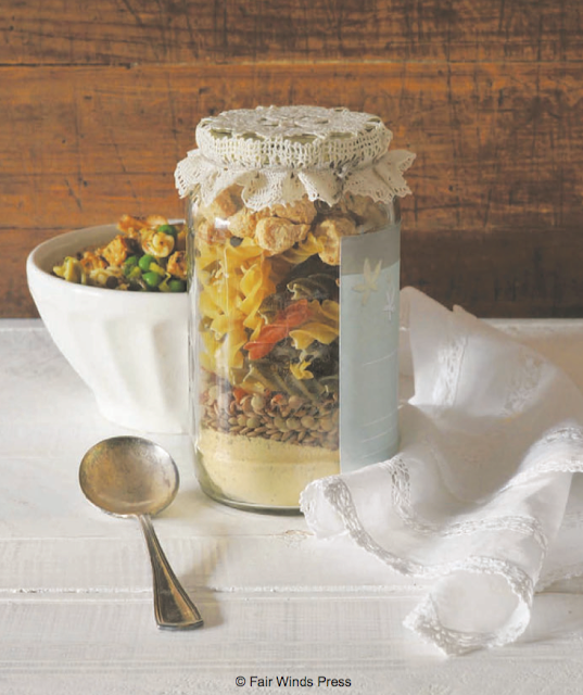 Hearty pasta soup with chik’n mix