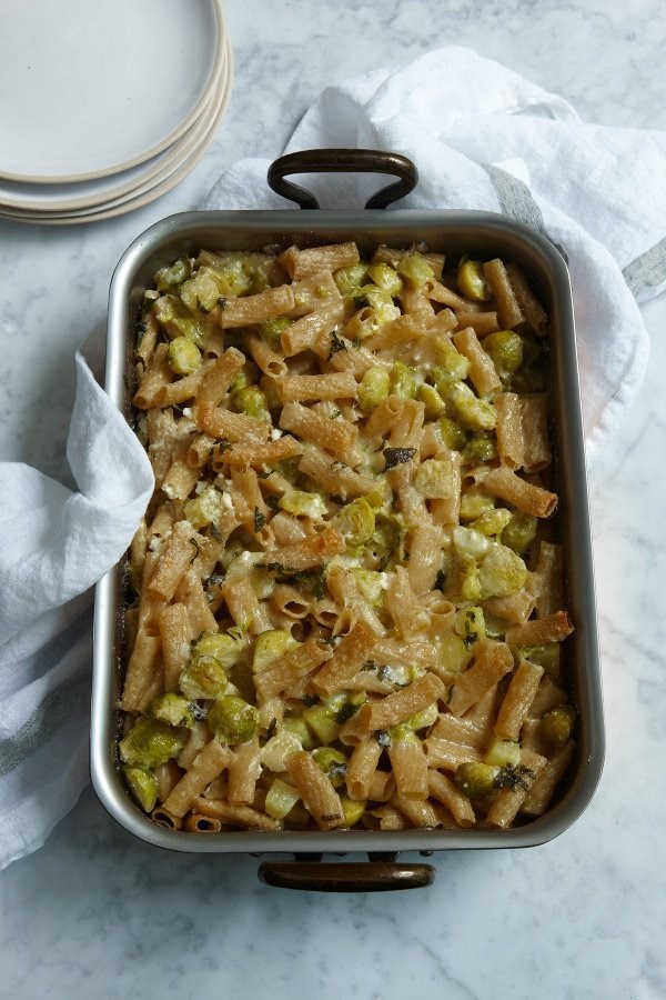 Hearty wholewheat pasta with Brussels sprouts, cheese and potato