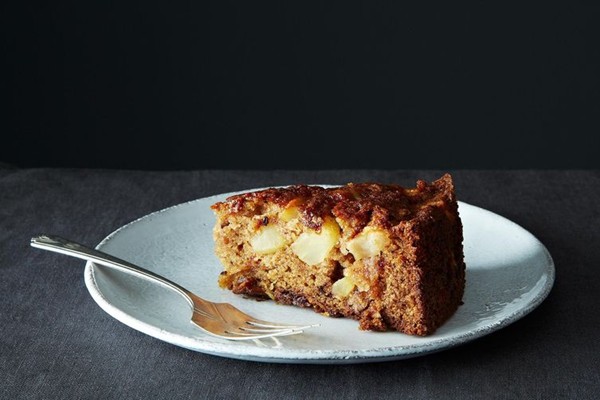 Heavenly apple cake