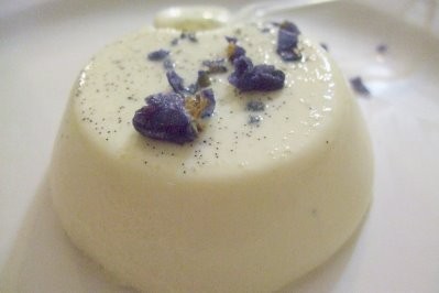 Heavenly pannacotta with violets (and homemade ricotta!)