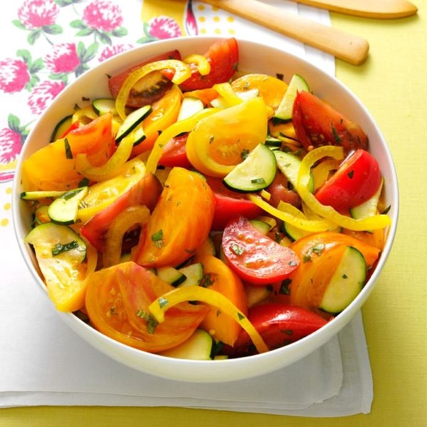 Heirloom tomato and zucchini salad