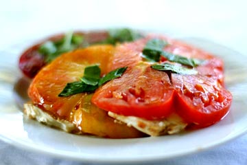 Heirloom tomato basil mozzarella salad