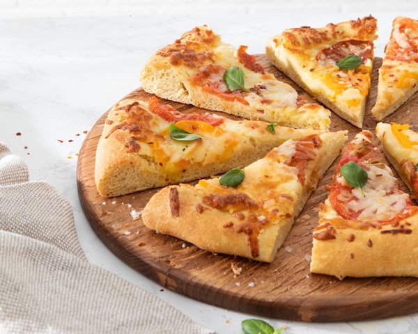 Heirloom tomato pizza
