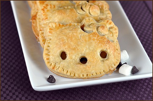 Hello Kitty s’mores pie pockets