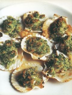 Herb baked queen scallops
