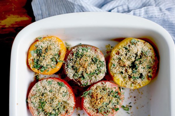 Herb baked tomatoes