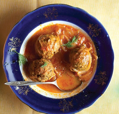 Herb meatballs in tomato-plum sauce (Kufteh)