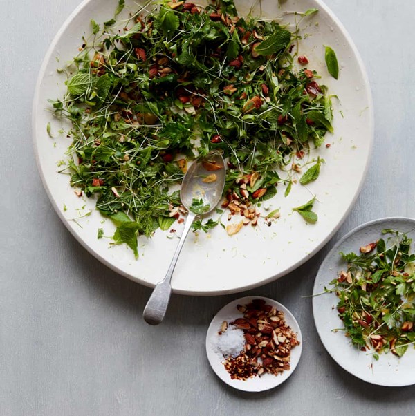 Herb salad with crisp garlic
