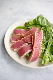 Herb salad with thyme-crusted tuna [Maguy Le Coze and Eric Ripert]