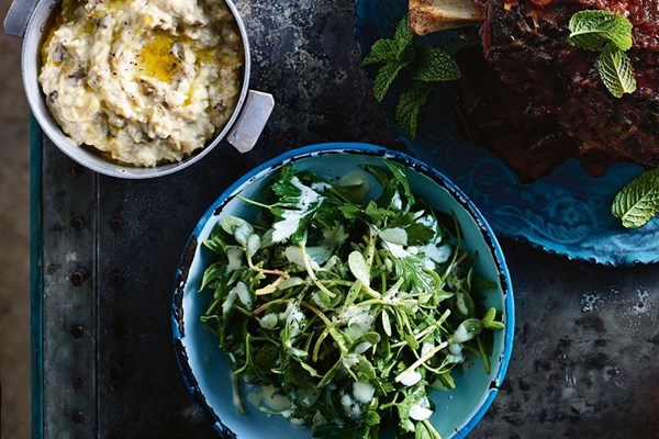 Herb salad with yoghurt