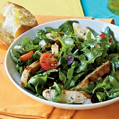 Herbed arugula-tomato salad with chicken