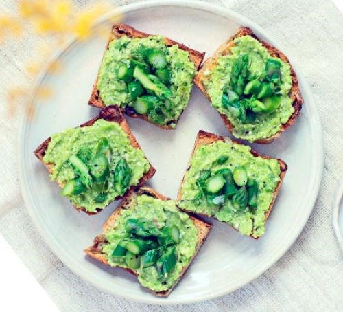 Herbed broad beans & feta crostini with asparagus