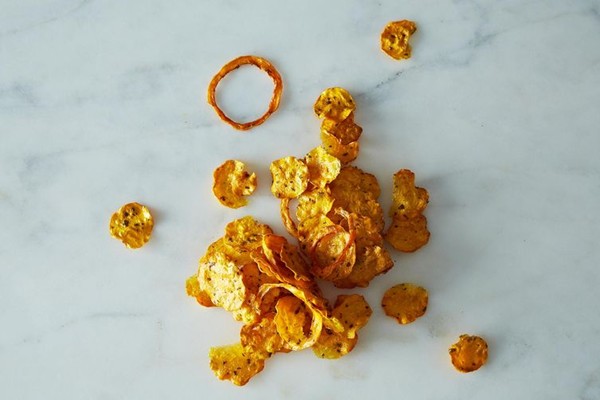 Herbed butternut squash chips