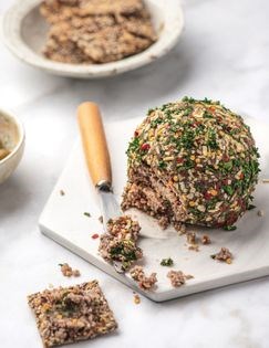 Herbed cheeze ball
