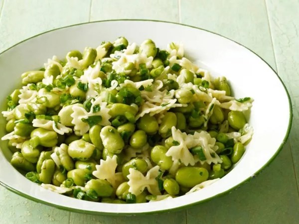 Herbed fava beans with pasta