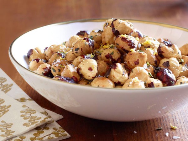 Herbed hazelnuts 