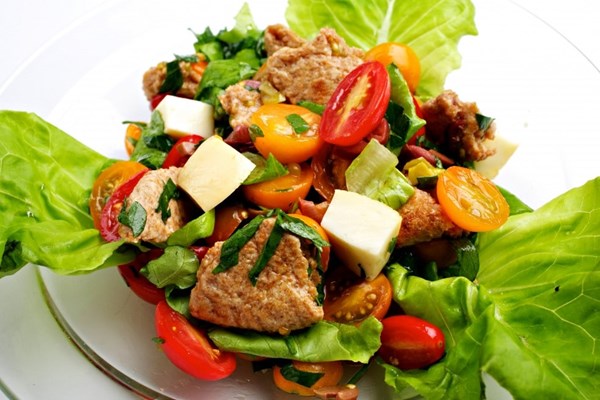 Herbed pita bread salad