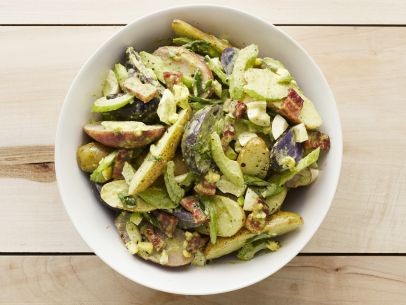 Herbed potato salad with bacon