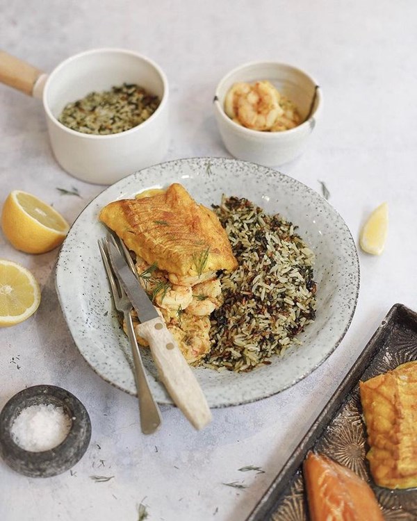 Herbed rice with fried fish (Sabzi pulao ba mahi)