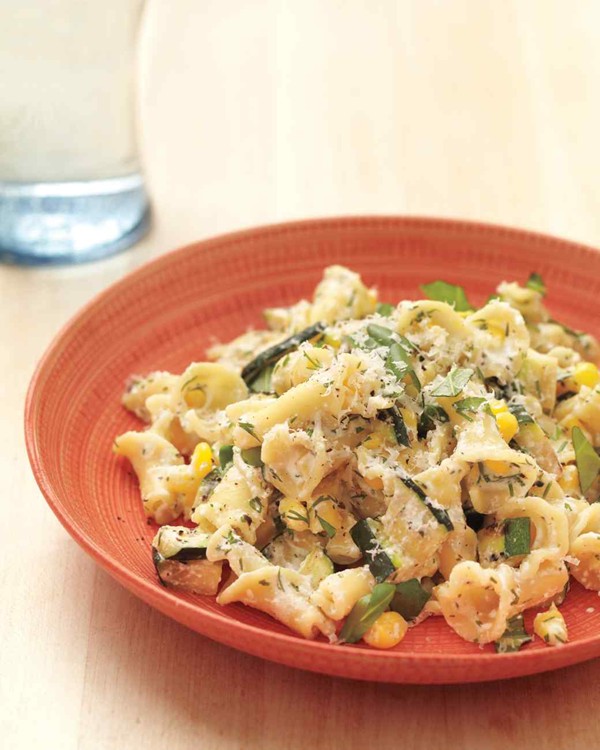 Herbed ricotta pasta with corn and zucchini